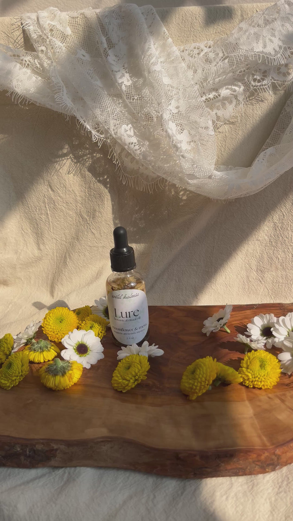 Lure ritual oil: magnetic attraction, mystery